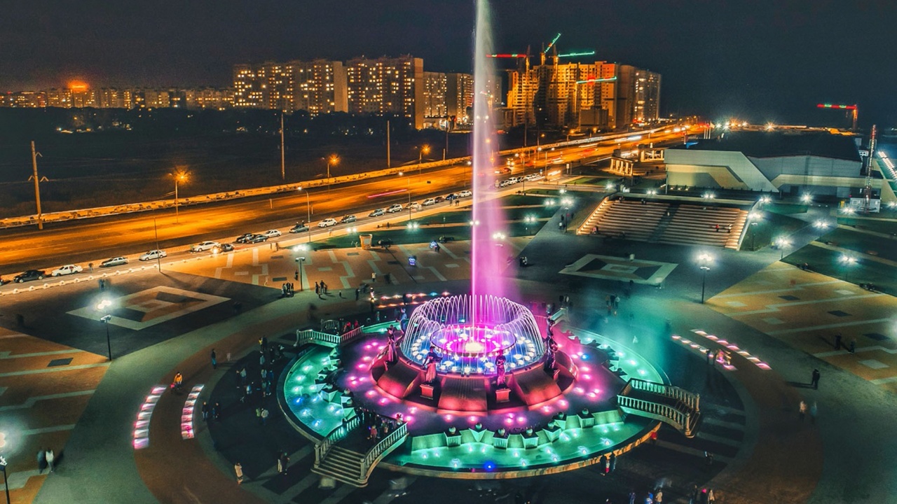 Fountain "Russia" on Vladimirskaya square.